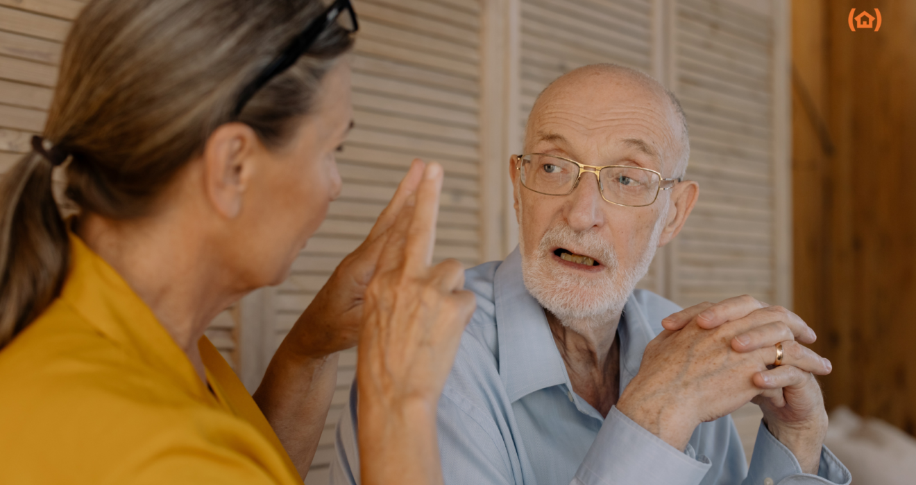 En este artículo os damos algunos consejos para ayudar a las personas con discapacidad auditiva, una patología que sufra más de la mitad de personas mayores.